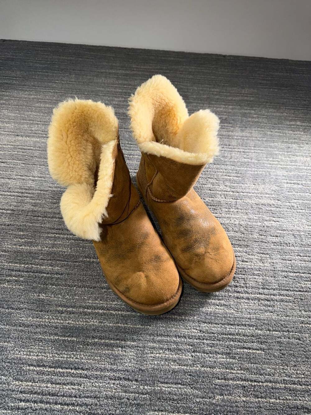 UGG Australia Bailey Button Bomber Suede Boots Size 11 5838